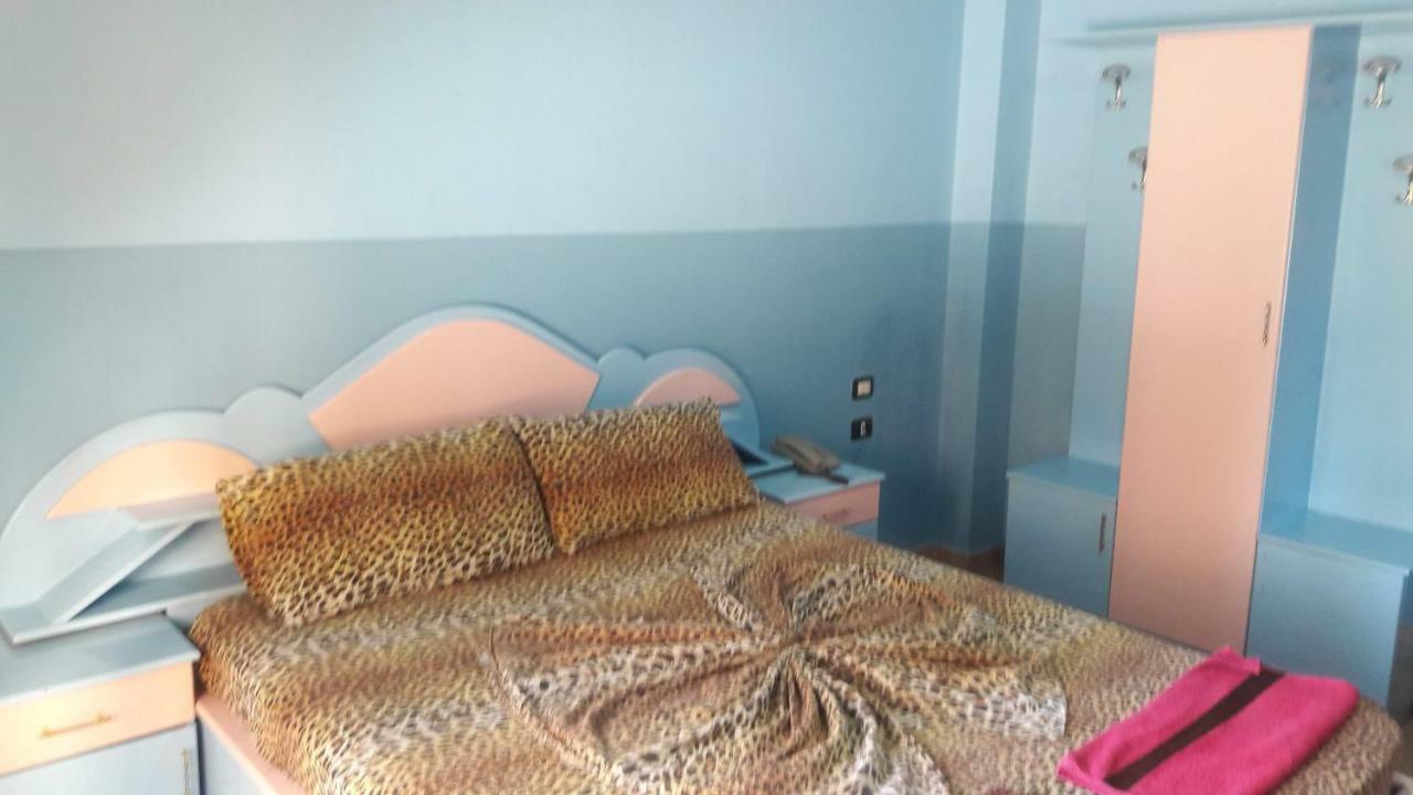 Hotel Europa เลเจอ ภายนอก รูปภาพ