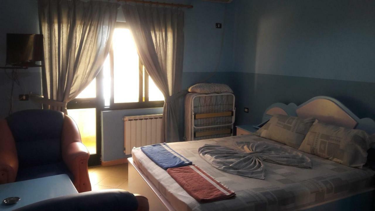 Hotel Europa เลเจอ ภายนอก รูปภาพ